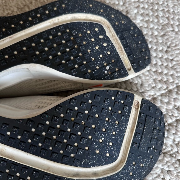 Nike White and Orange Athletic Sneakers - Picture 15 of 15